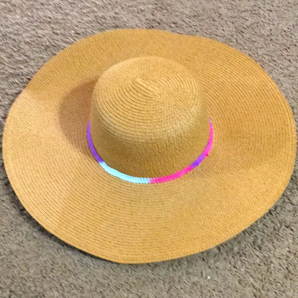 Floppy hat